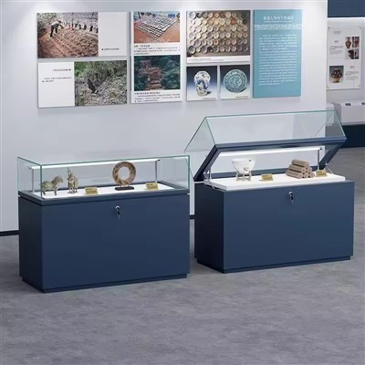 Podstavec múzejnej expozície