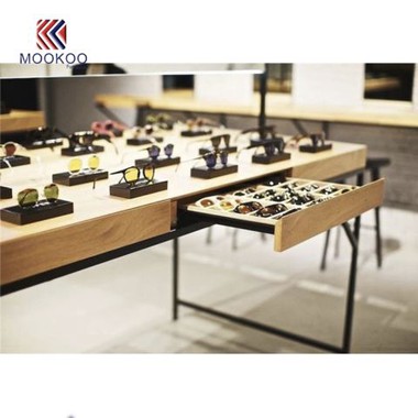 Slnečné okuliare Obchod Interiérový dizajn Vintage Maloobchodný zobrazovací stôl